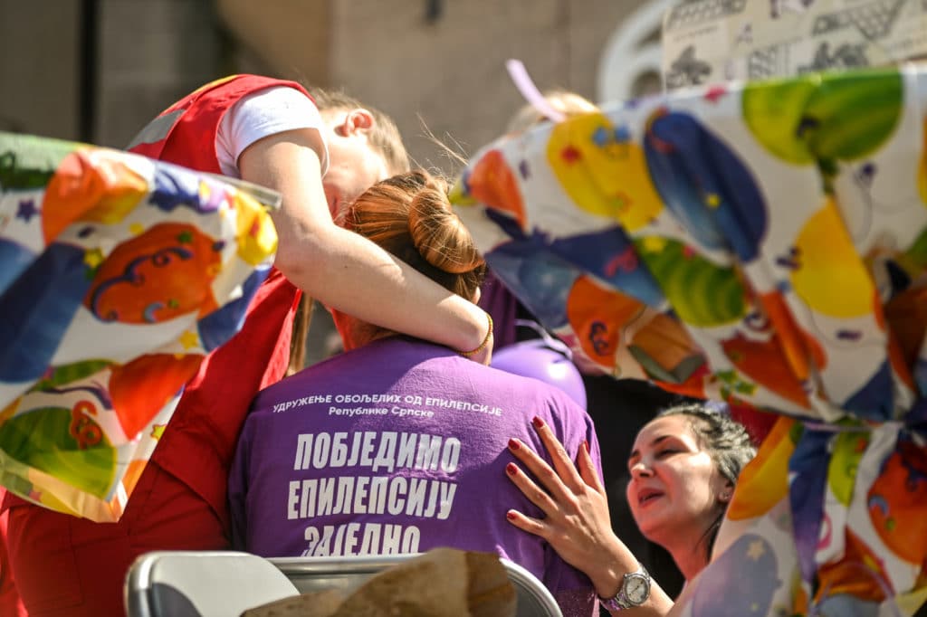 „ljubičasti dan“ obilježen i u banjaluci – mozzart podržao oboljele od epilepsije